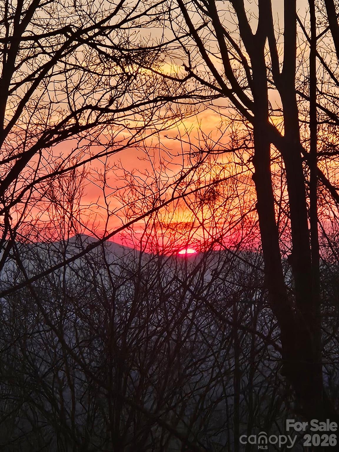 462 Little Mountain Road — Bakersville