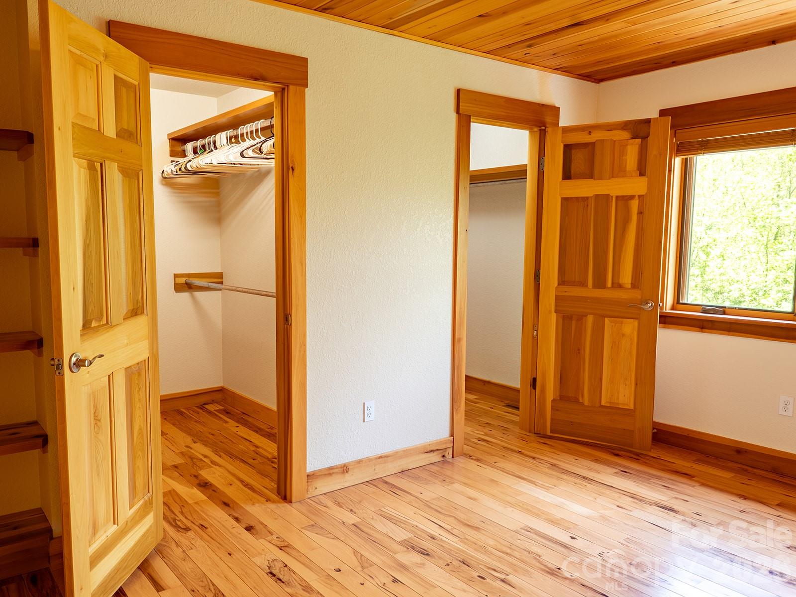 26 Robinson Creek Road — Asheville