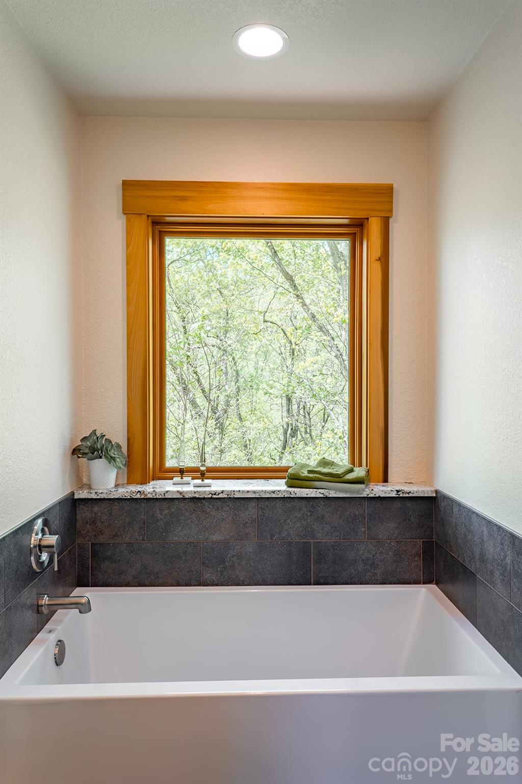 26 Robinson Creek Road — Asheville