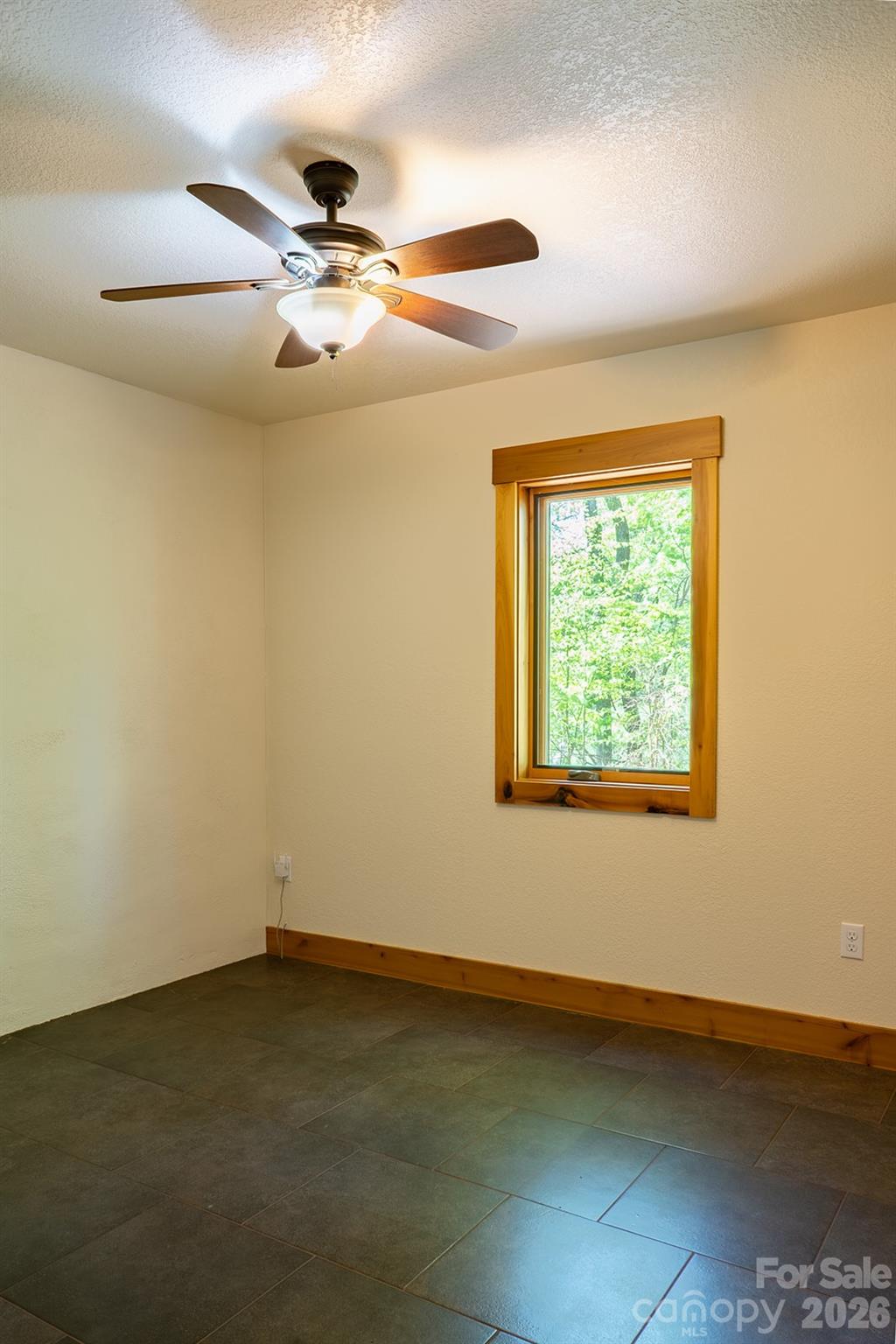 26 Robinson Creek Road — Asheville