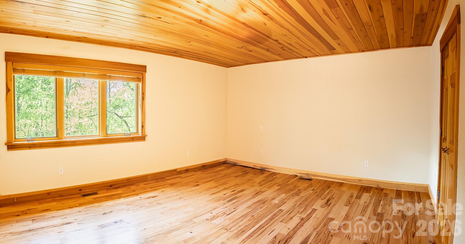 26 Robinson Creek Road — Asheville