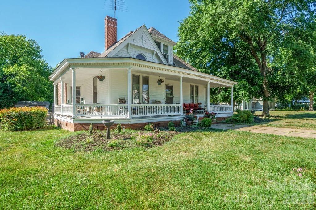 427 Davie Avenue — Statesville
