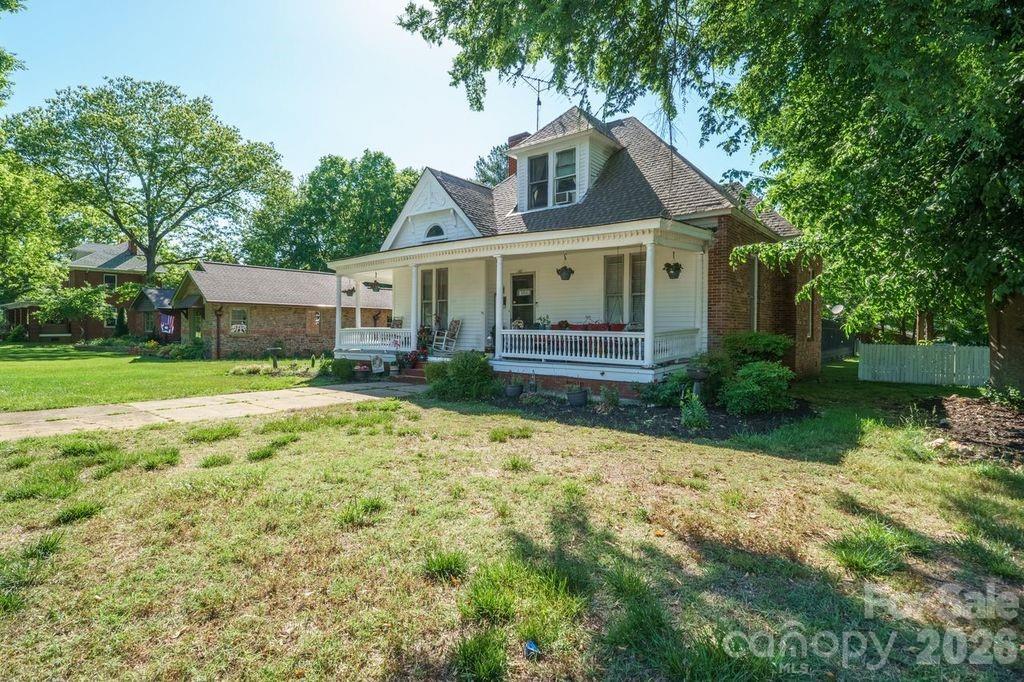 427 Davie Avenue — Statesville