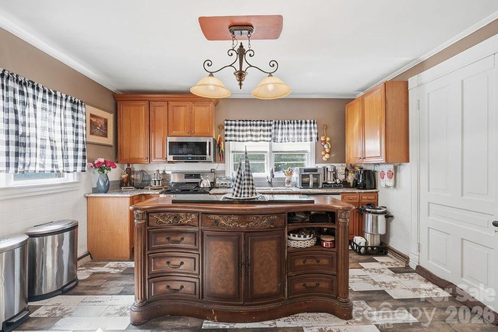 427 Davie Avenue — Statesville