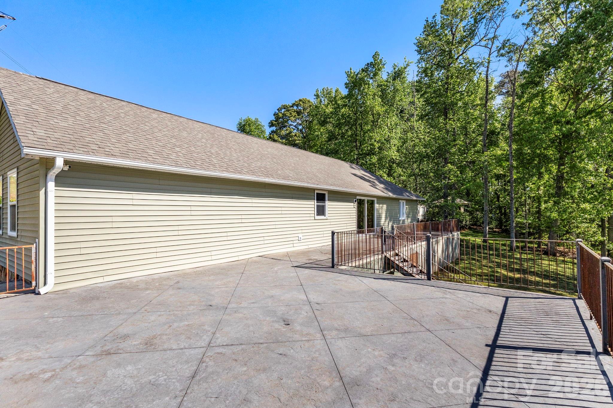 6691 Love Point Road — Denver