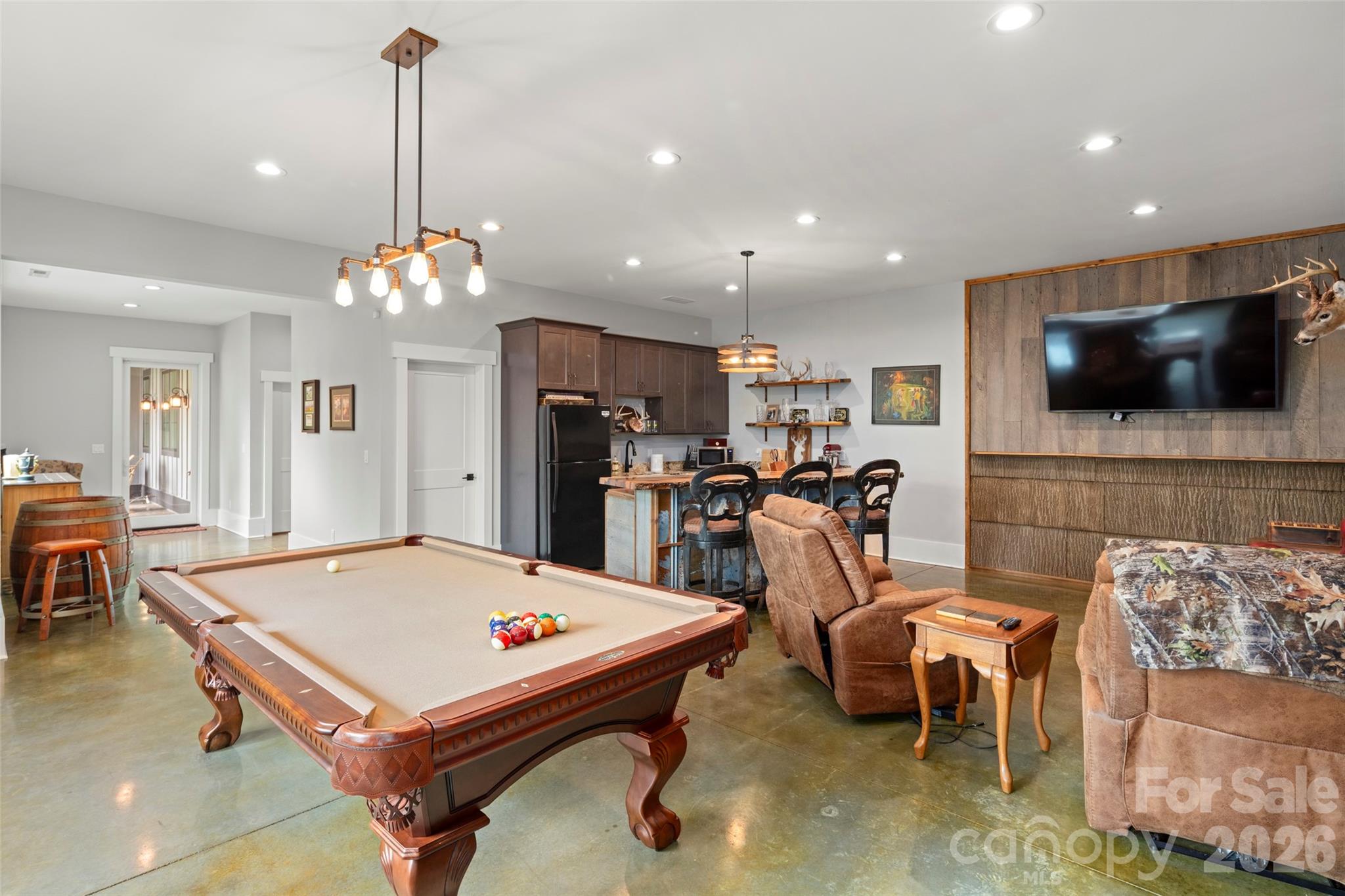 231 Tower Circle — Hendersonville