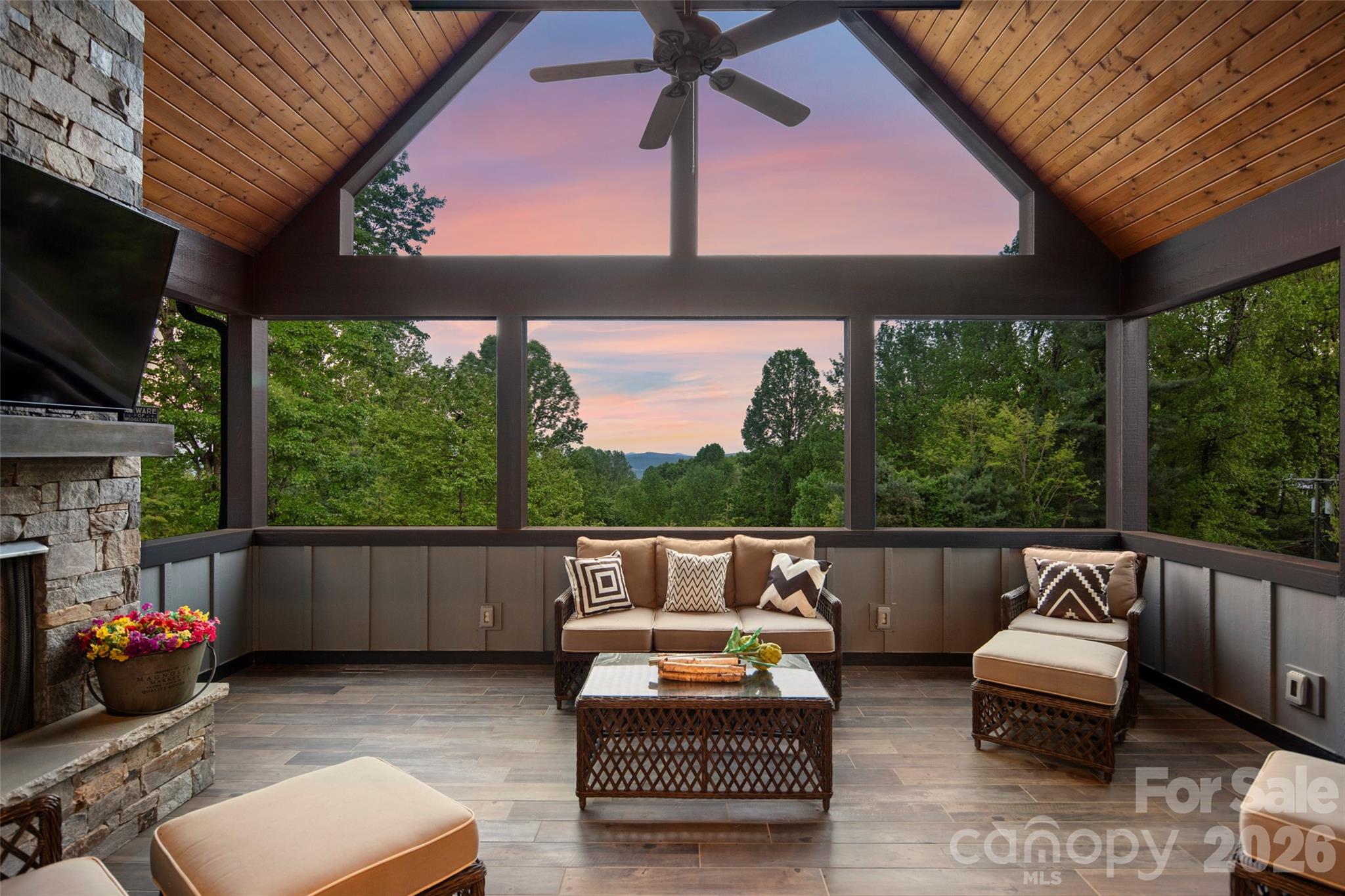 231 Tower Circle — Hendersonville