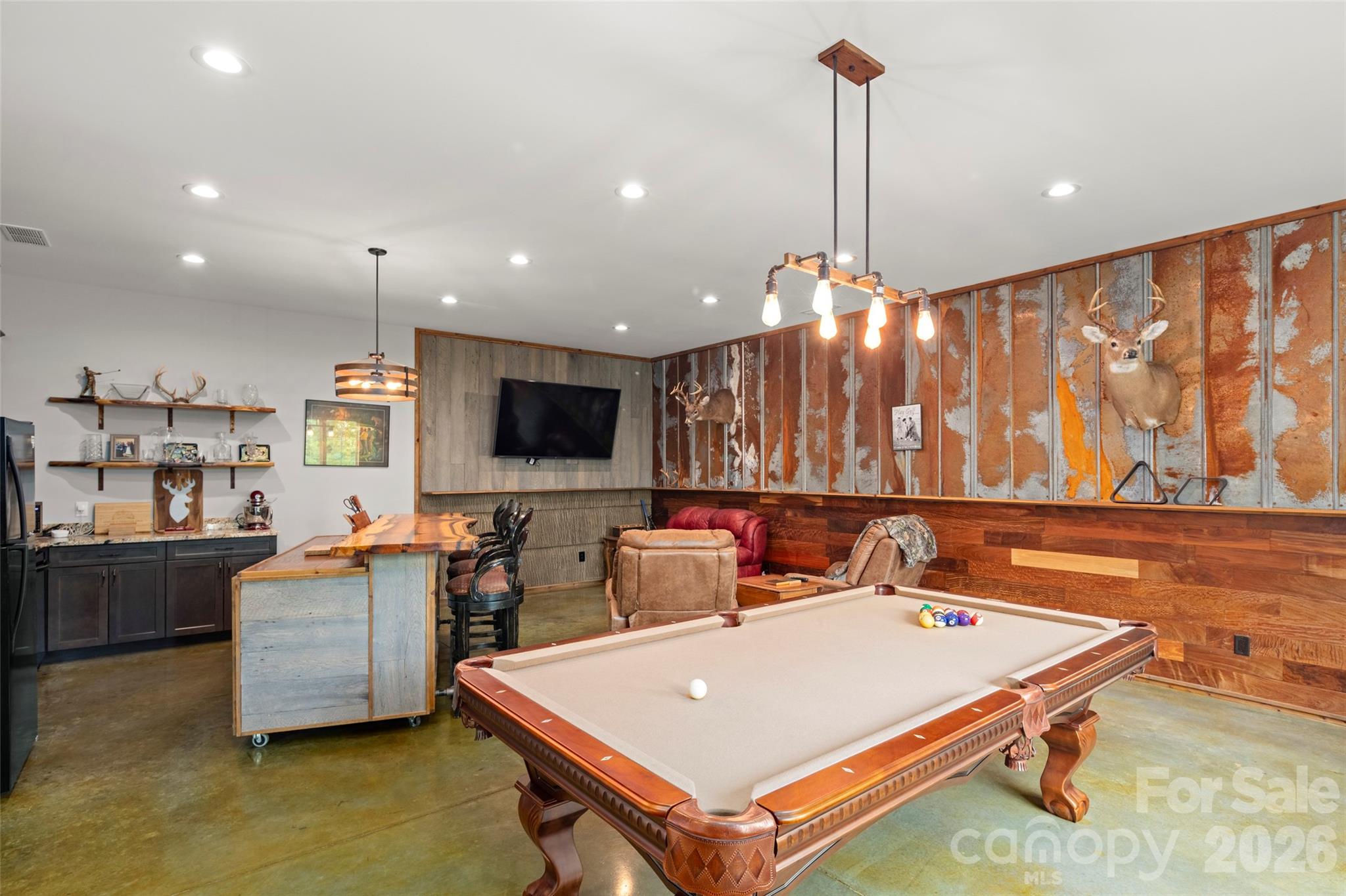 231 Tower Circle — Hendersonville