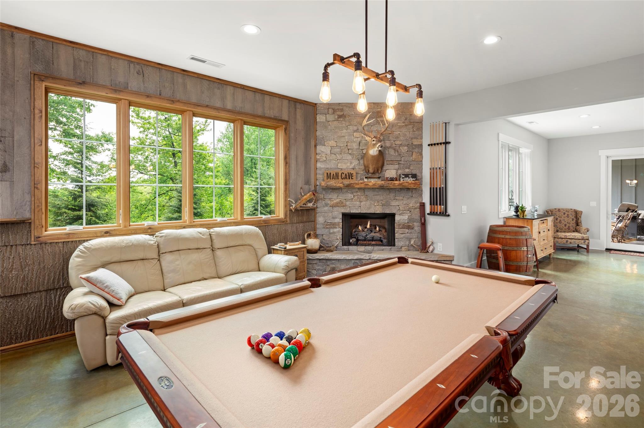 231 Tower Circle — Hendersonville