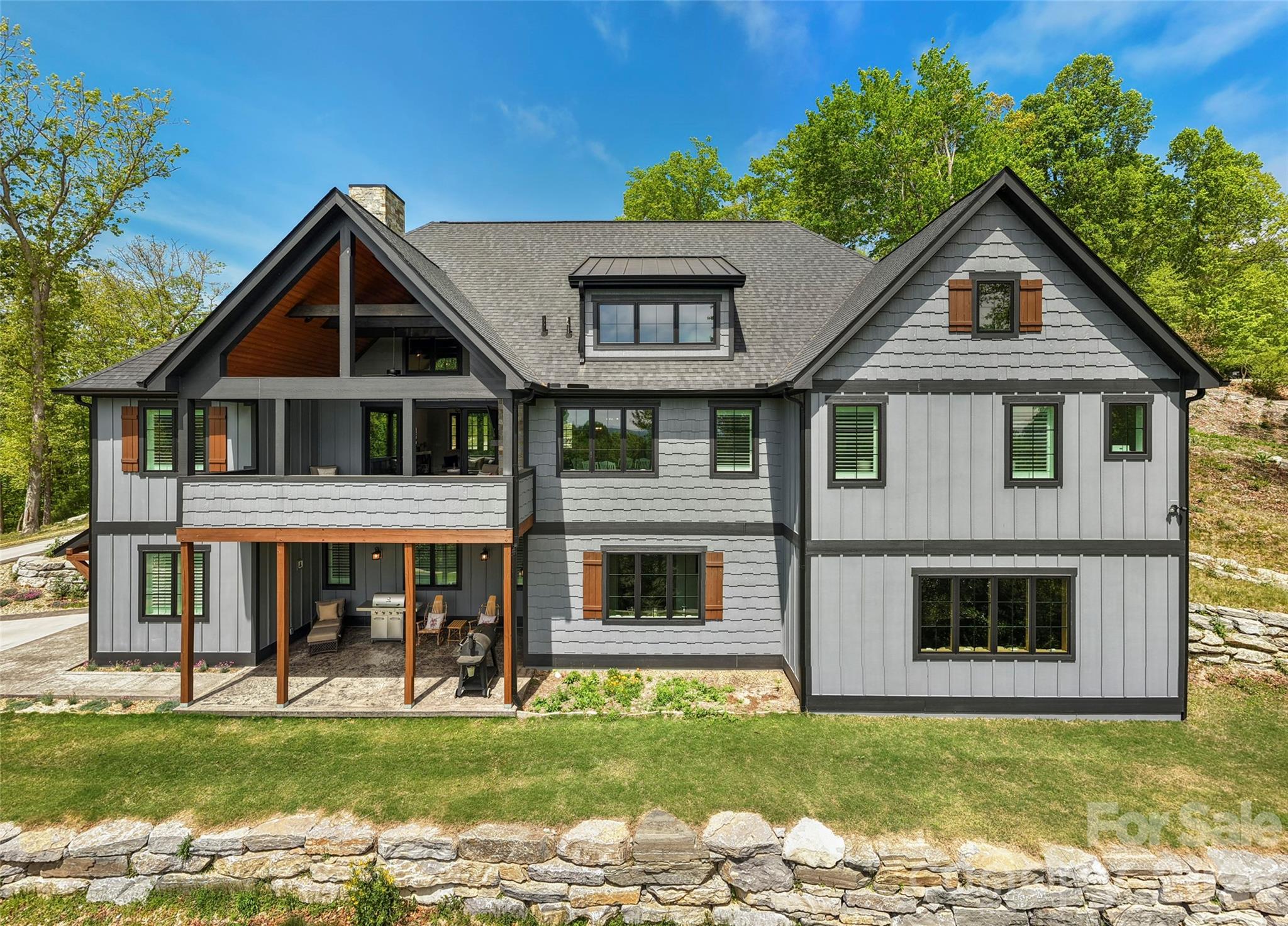 231 Tower Circle — Hendersonville