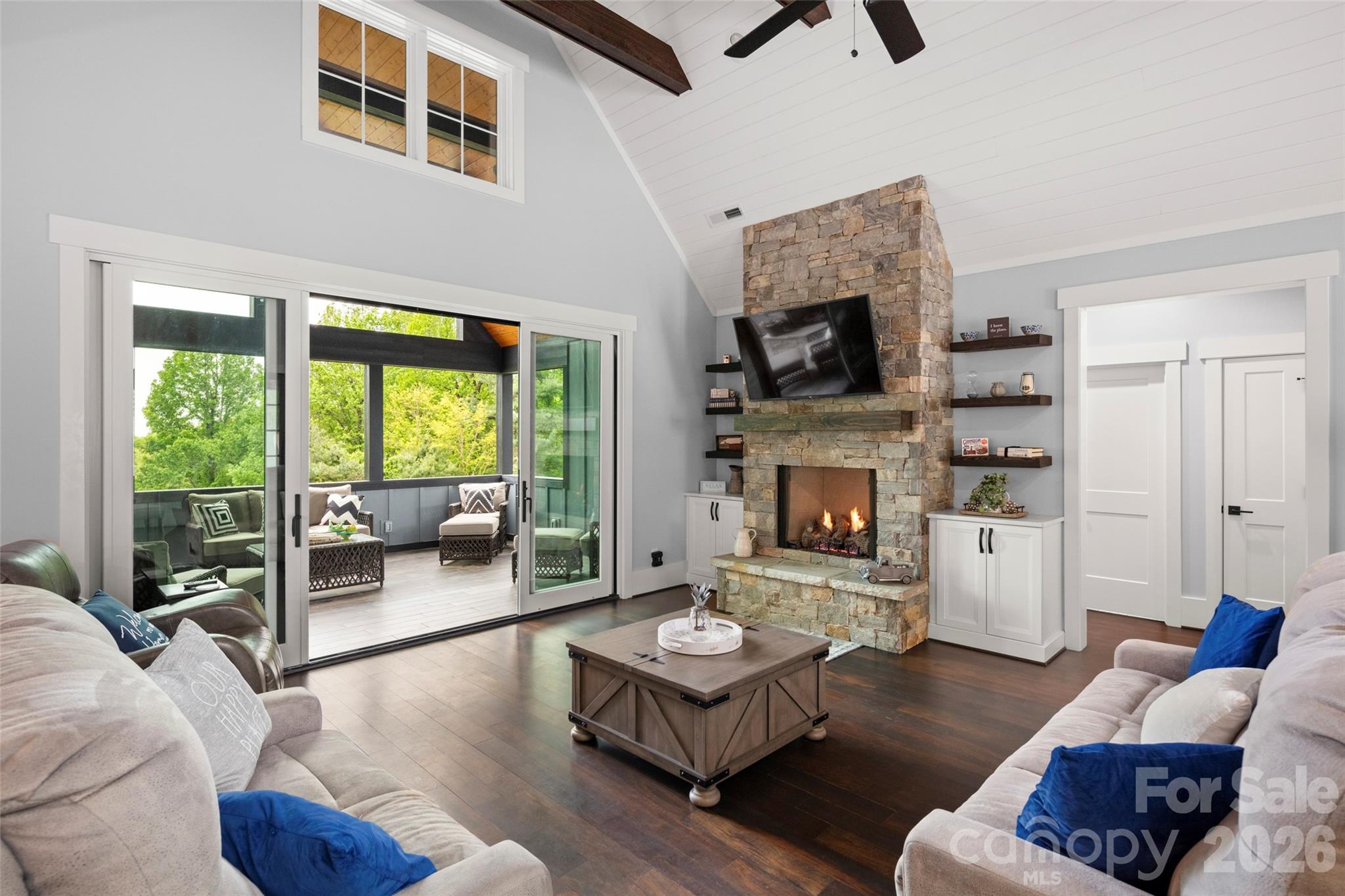 231 Tower Circle — Hendersonville