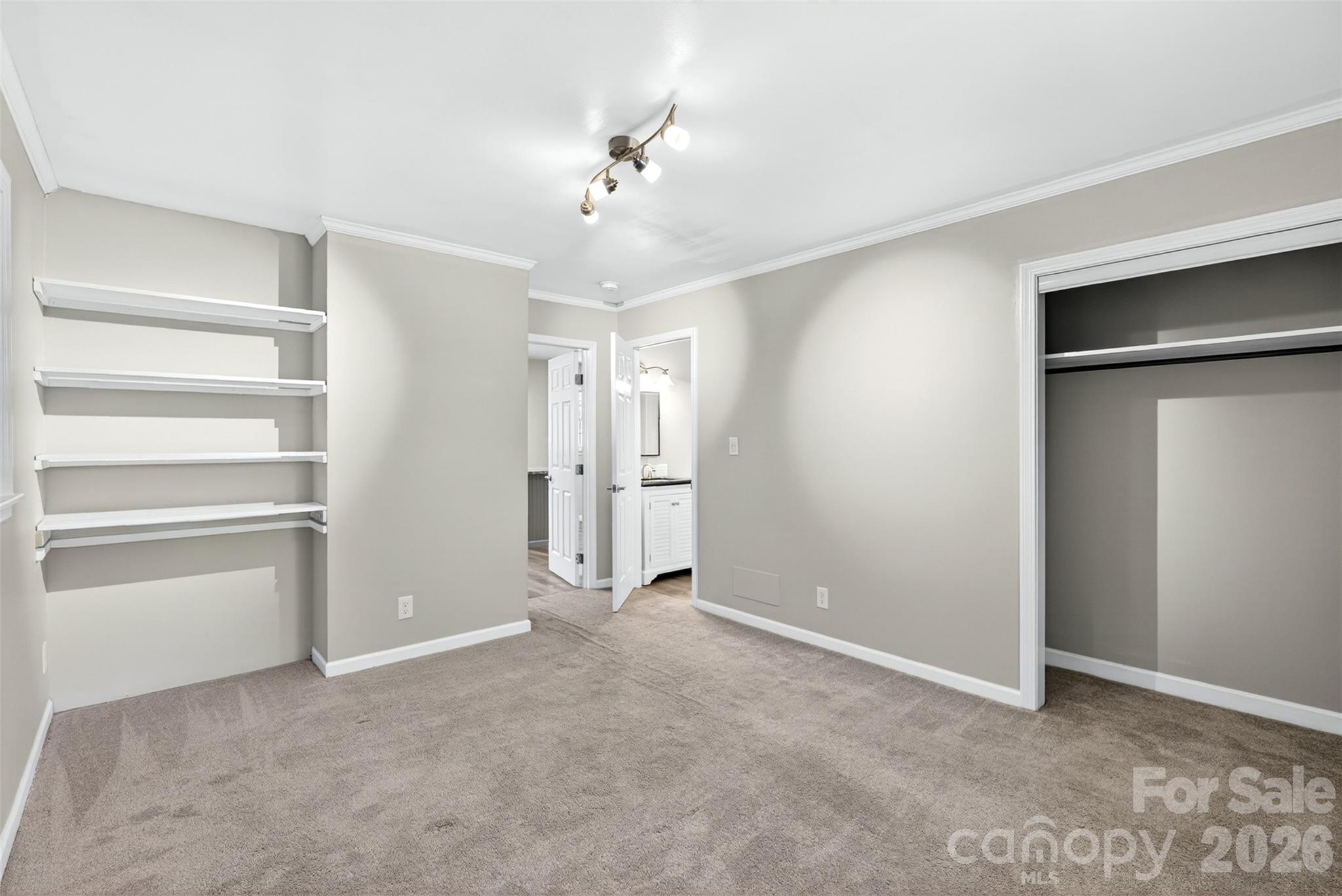 4853 S Main Street — Cowpens