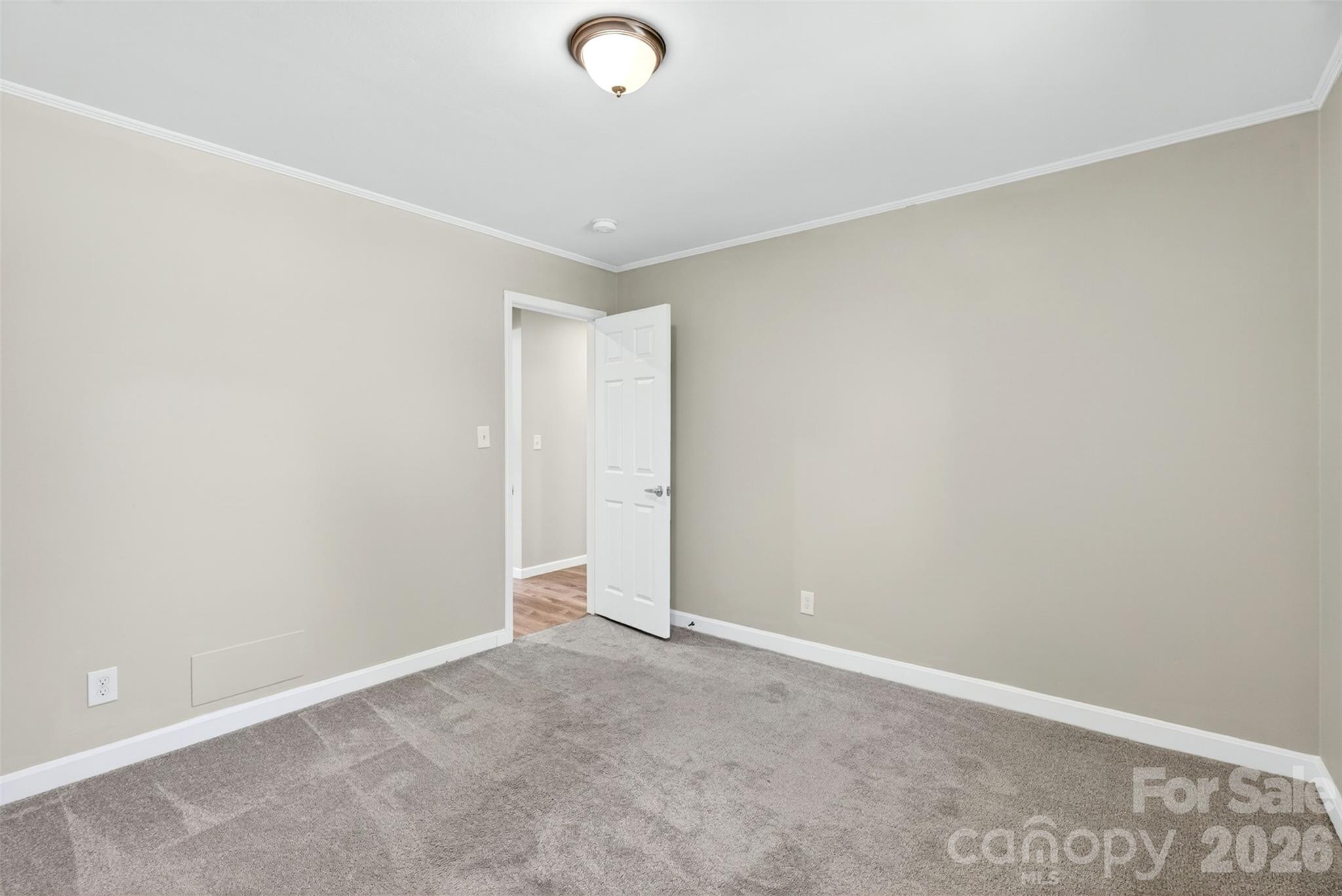 4853 S Main Street — Cowpens
