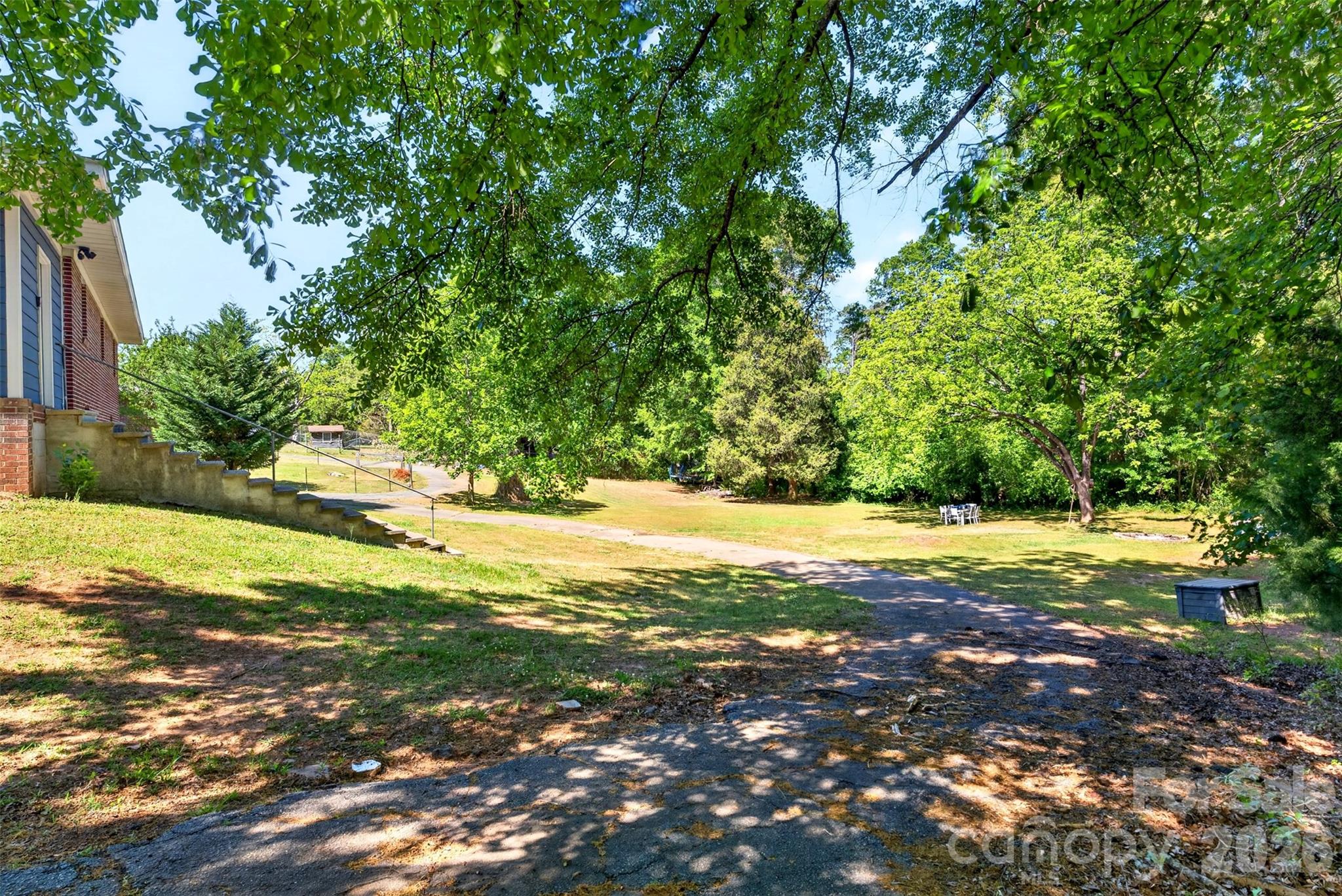 4853 S Main Street — Cowpens