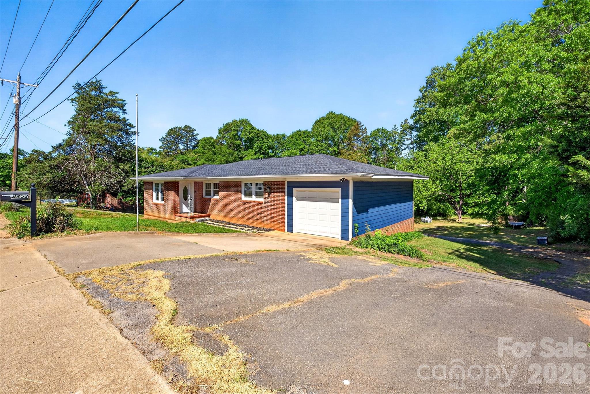 4853 S Main Street — Cowpens
