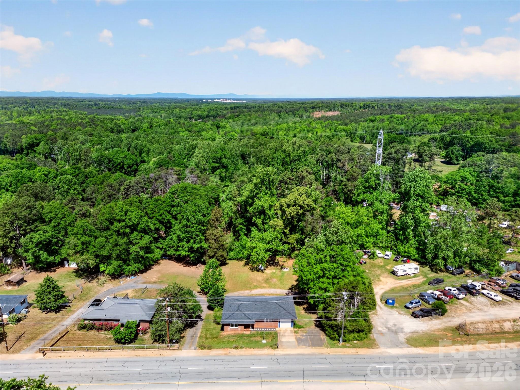 4853 S Main Street — Cowpens
