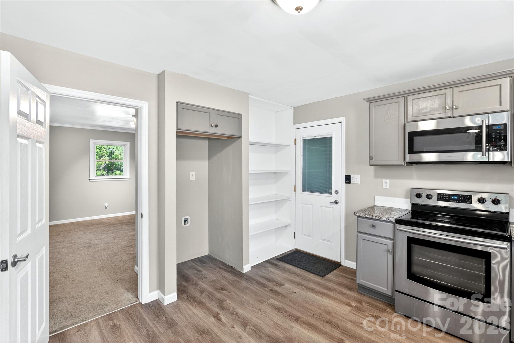 4853 S Main Street — Cowpens