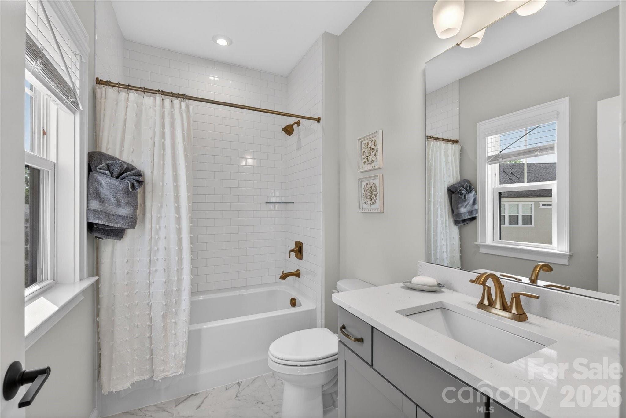 2547 Deacon Avenue — Charlotte