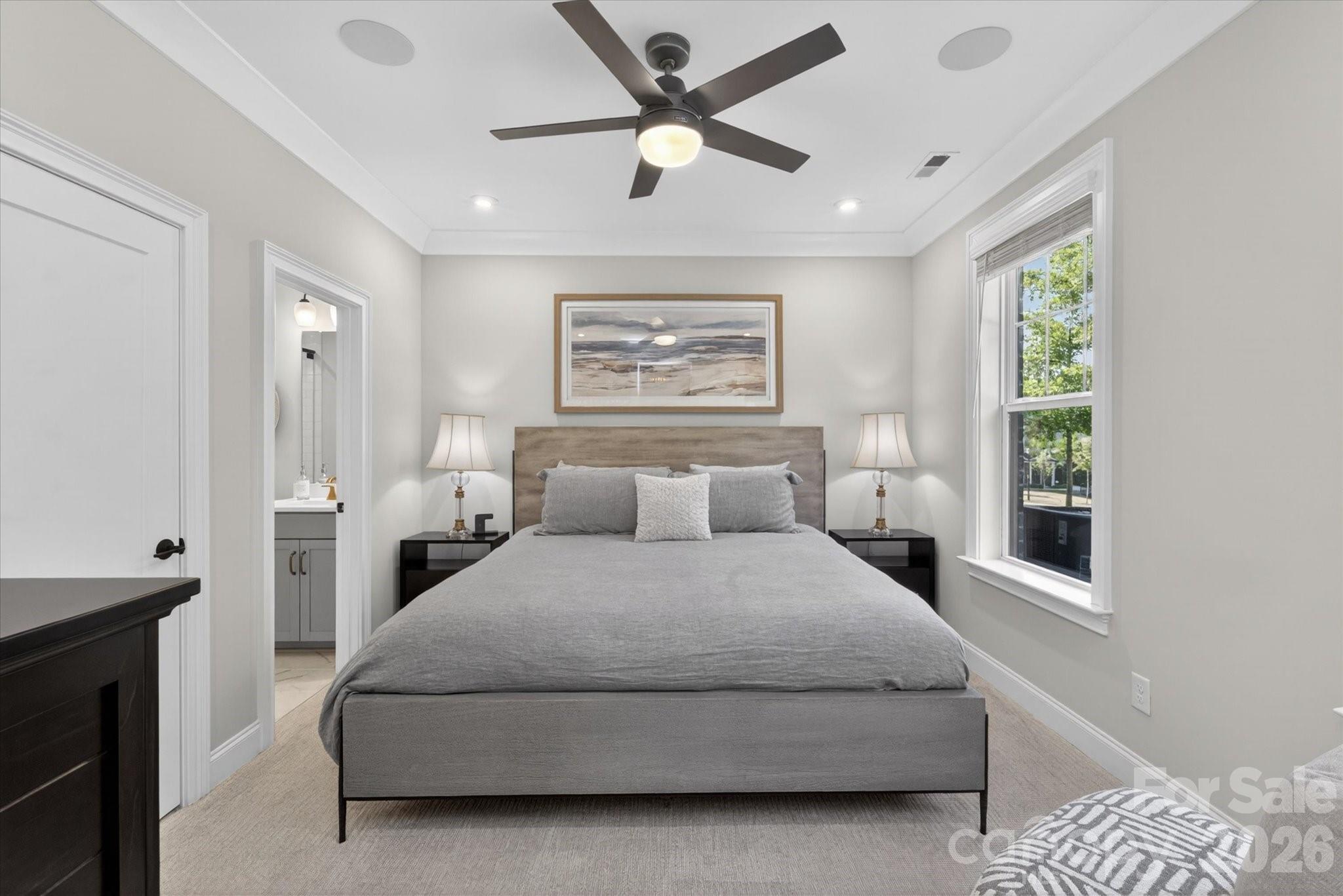 2547 Deacon Avenue — Charlotte