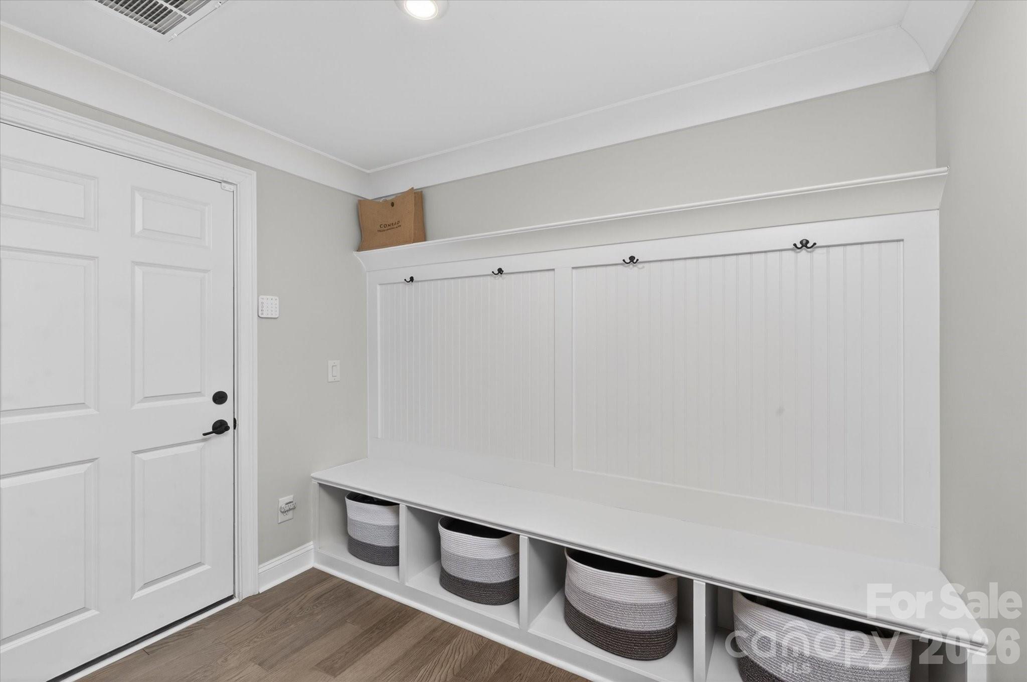 2547 Deacon Avenue — Charlotte