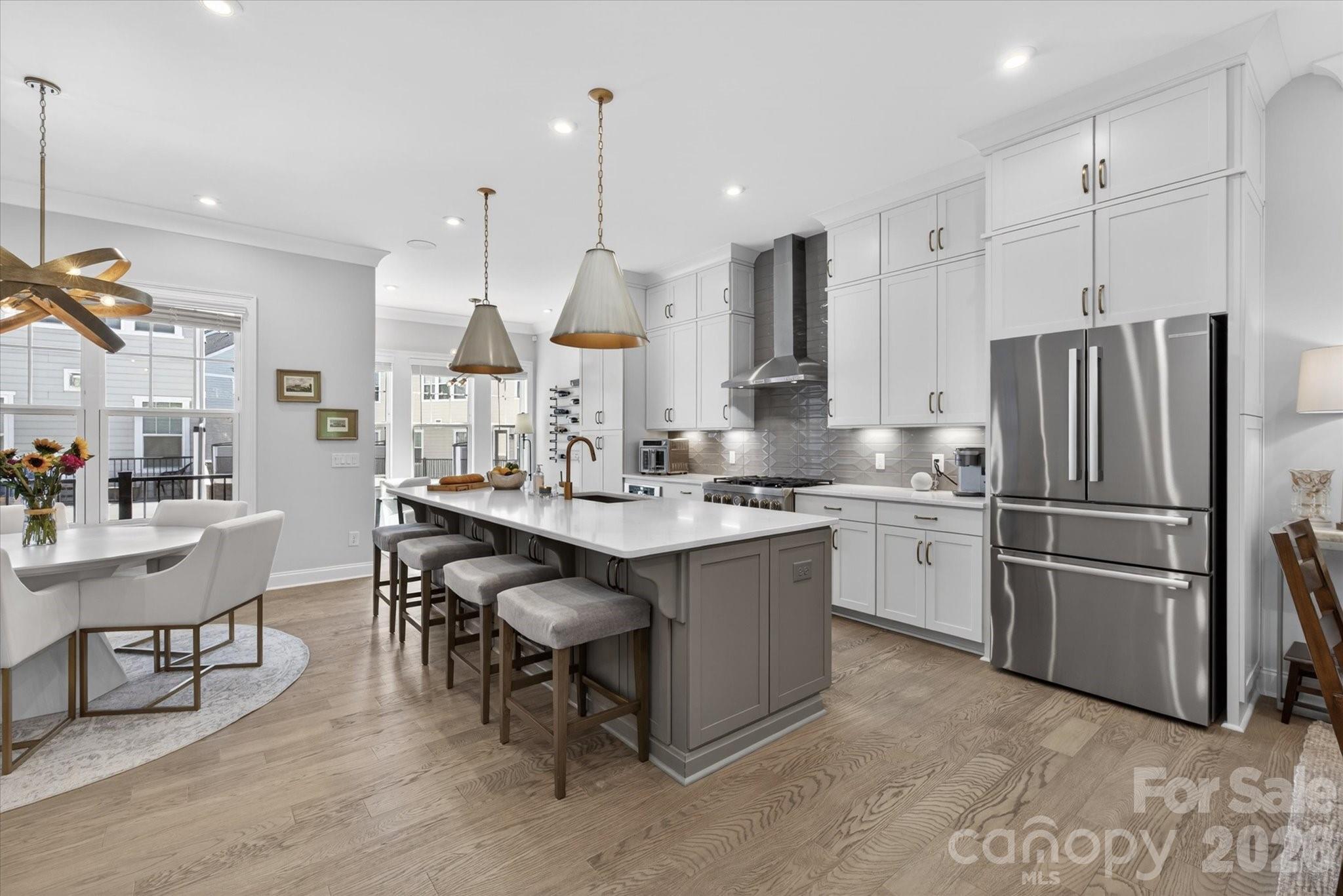 2547 Deacon Avenue — Charlotte