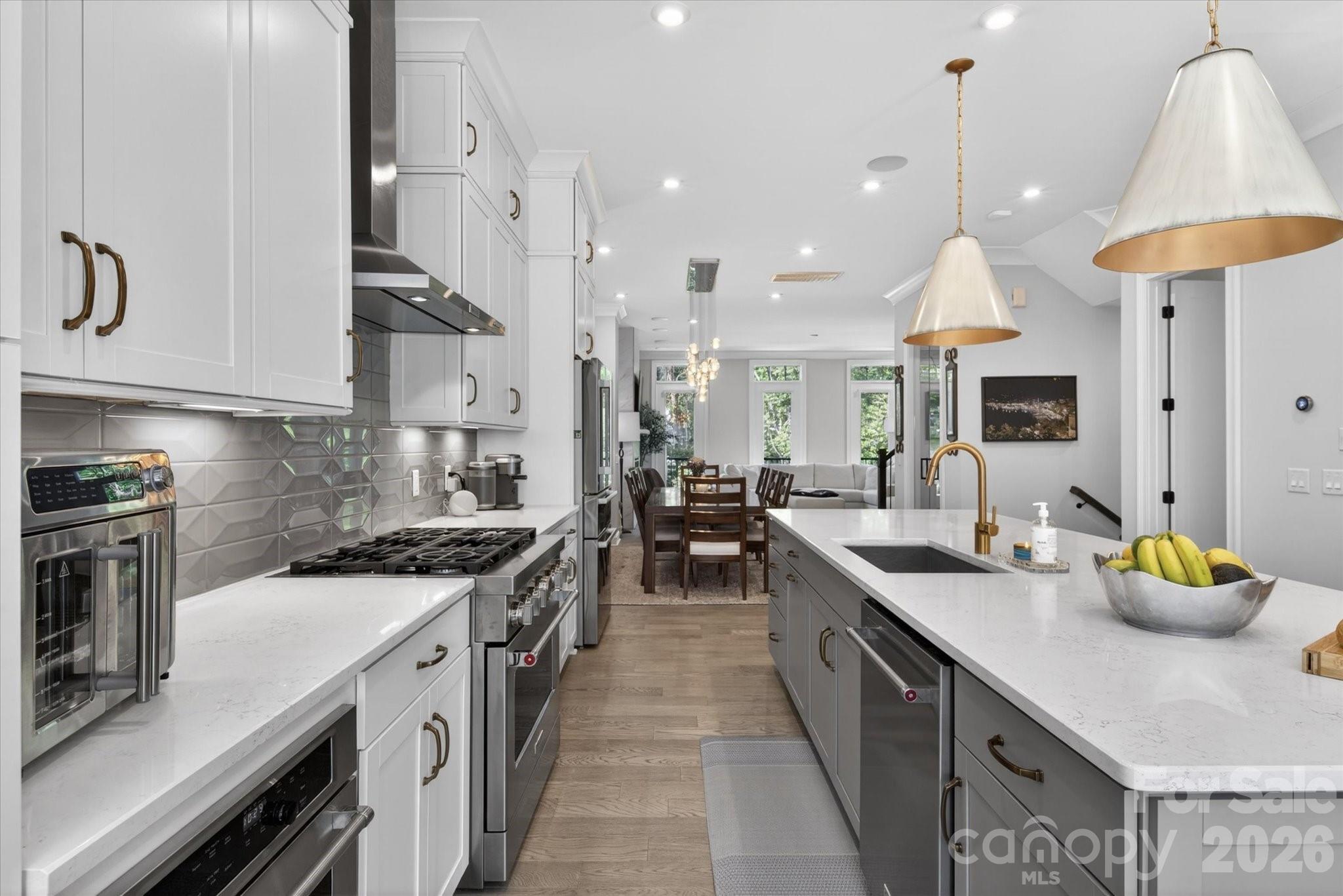 2547 Deacon Avenue — Charlotte