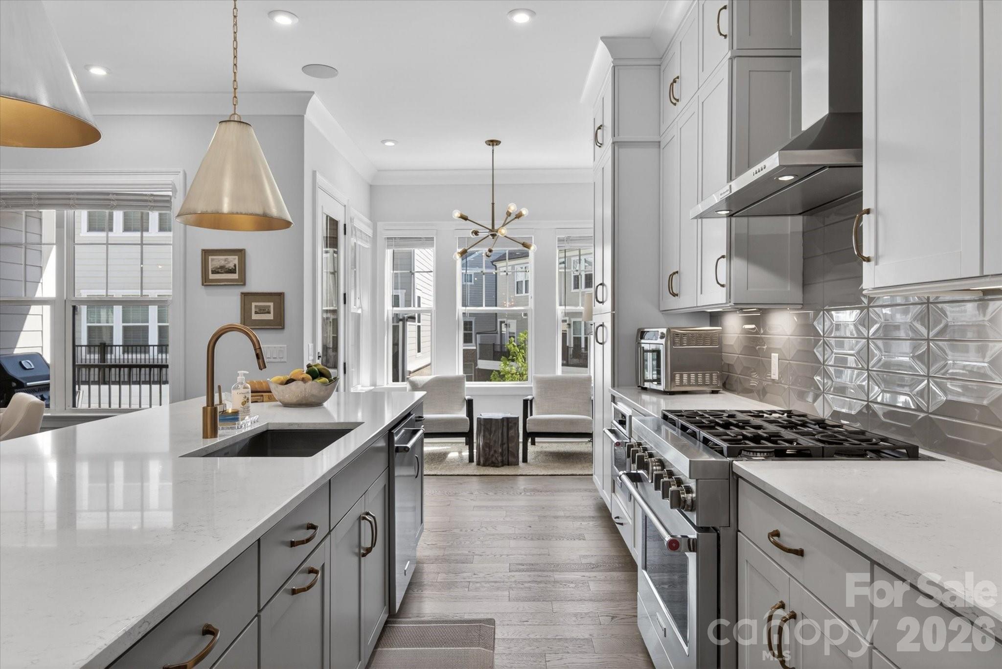 2547 Deacon Avenue — Charlotte