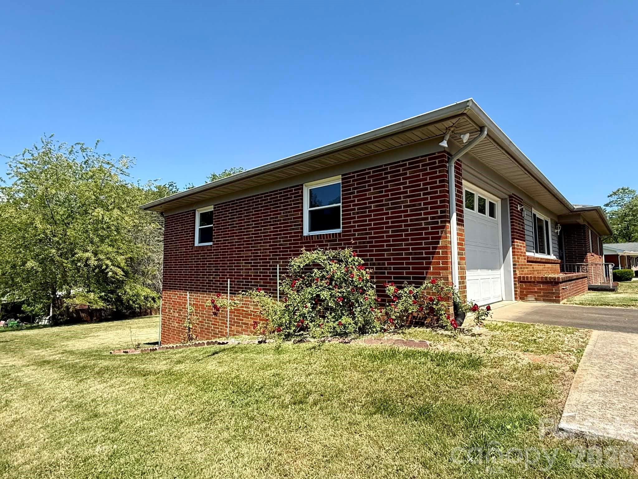 3195 Westview Street — Valdese