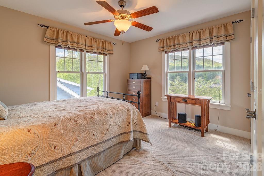 4 Olde Cottage Lane — Asheville