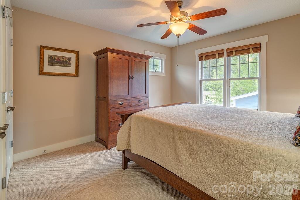 4 Olde Cottage Lane — Asheville