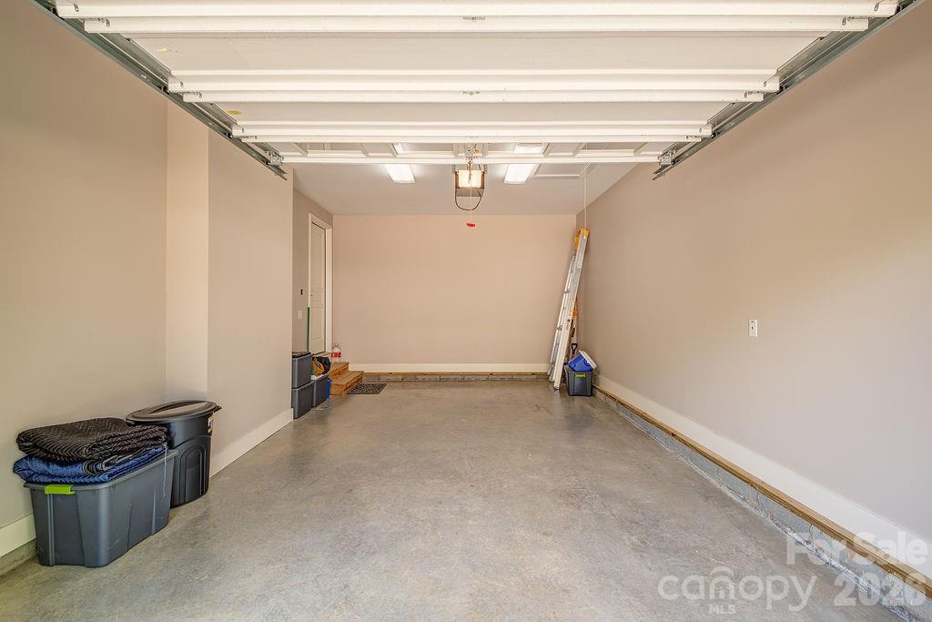 4 Olde Cottage Lane — Asheville