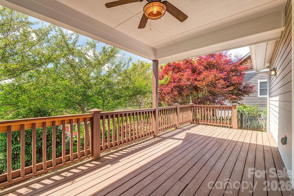 4 Olde Cottage Lane — Asheville