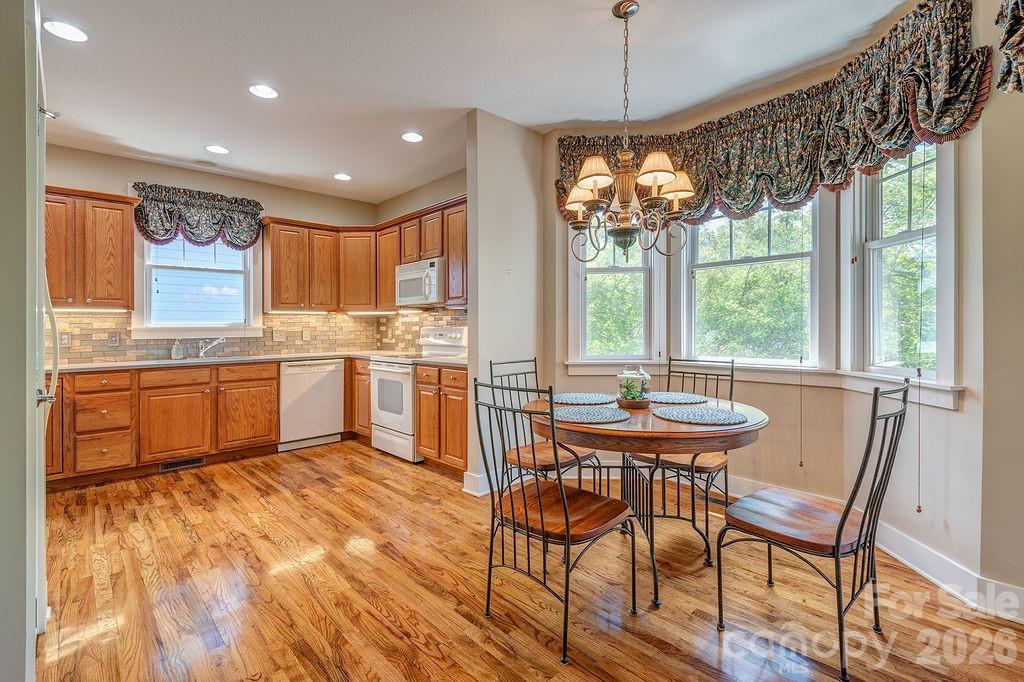 4 Olde Cottage Lane — Asheville