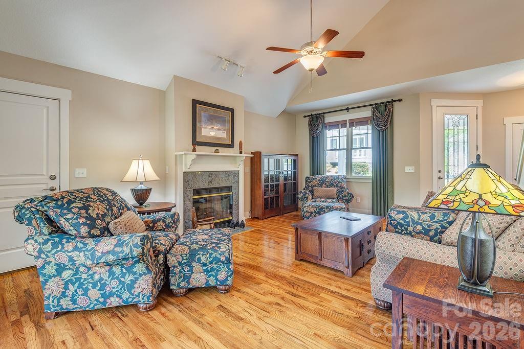 4 Olde Cottage Lane — Asheville