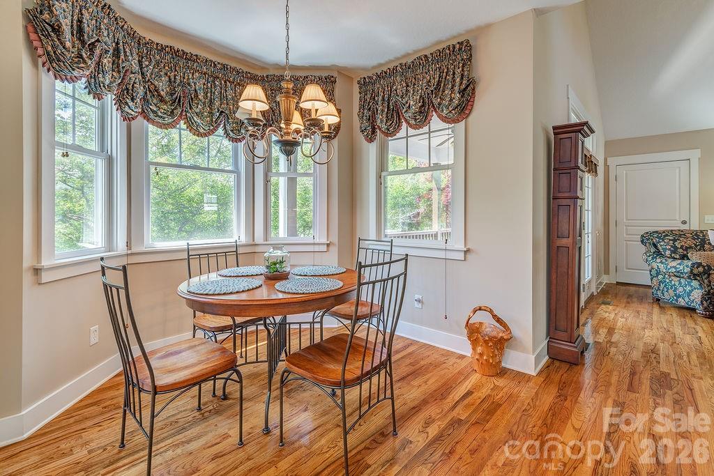 4 Olde Cottage Lane — Asheville