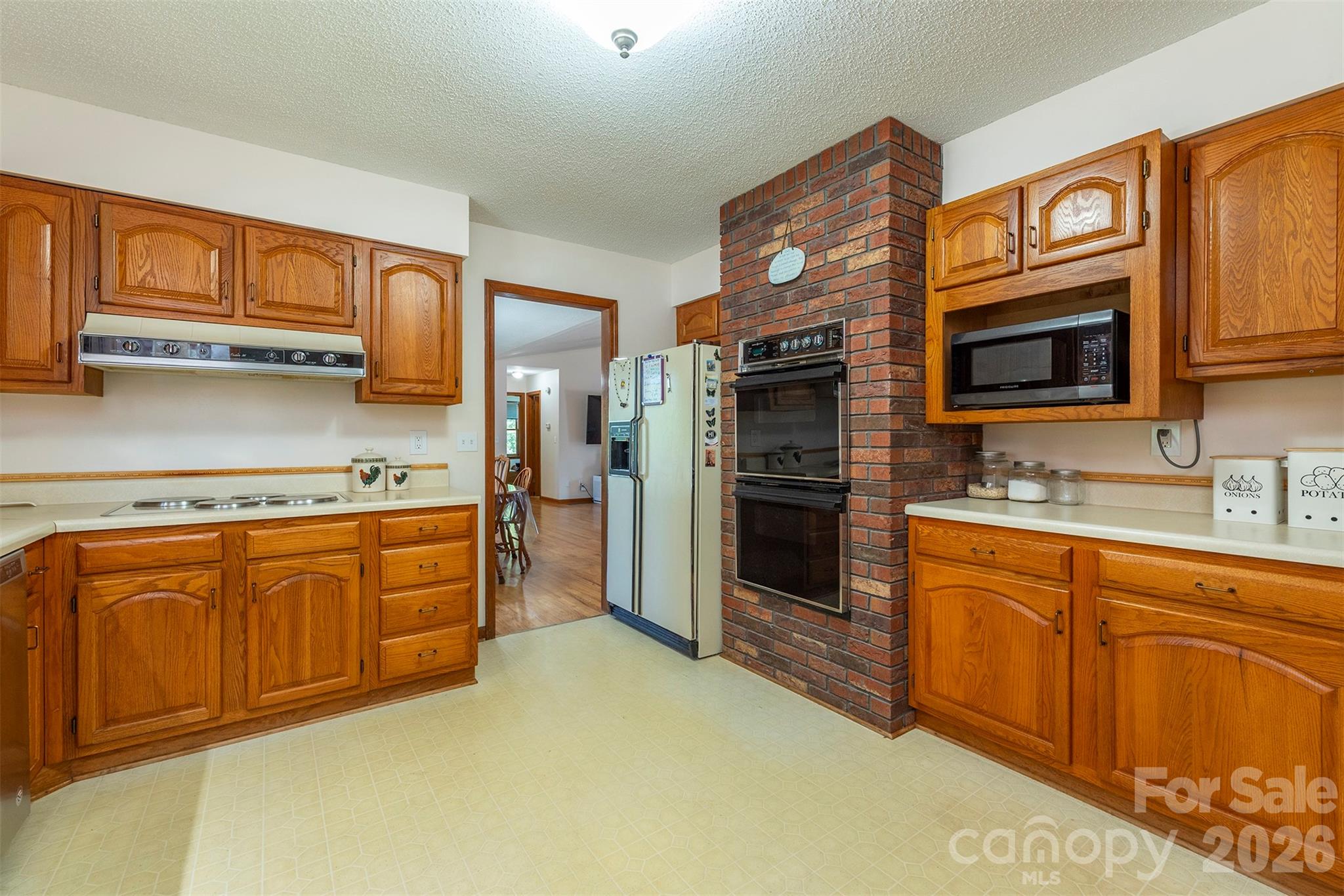 230 Blythewood Drive — Hendersonville
