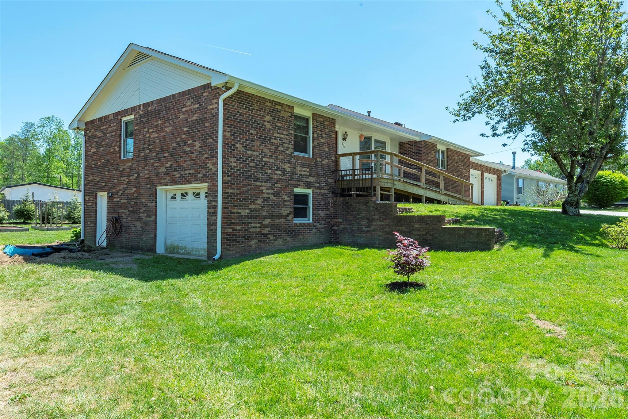 230 Blythewood Drive — Hendersonville