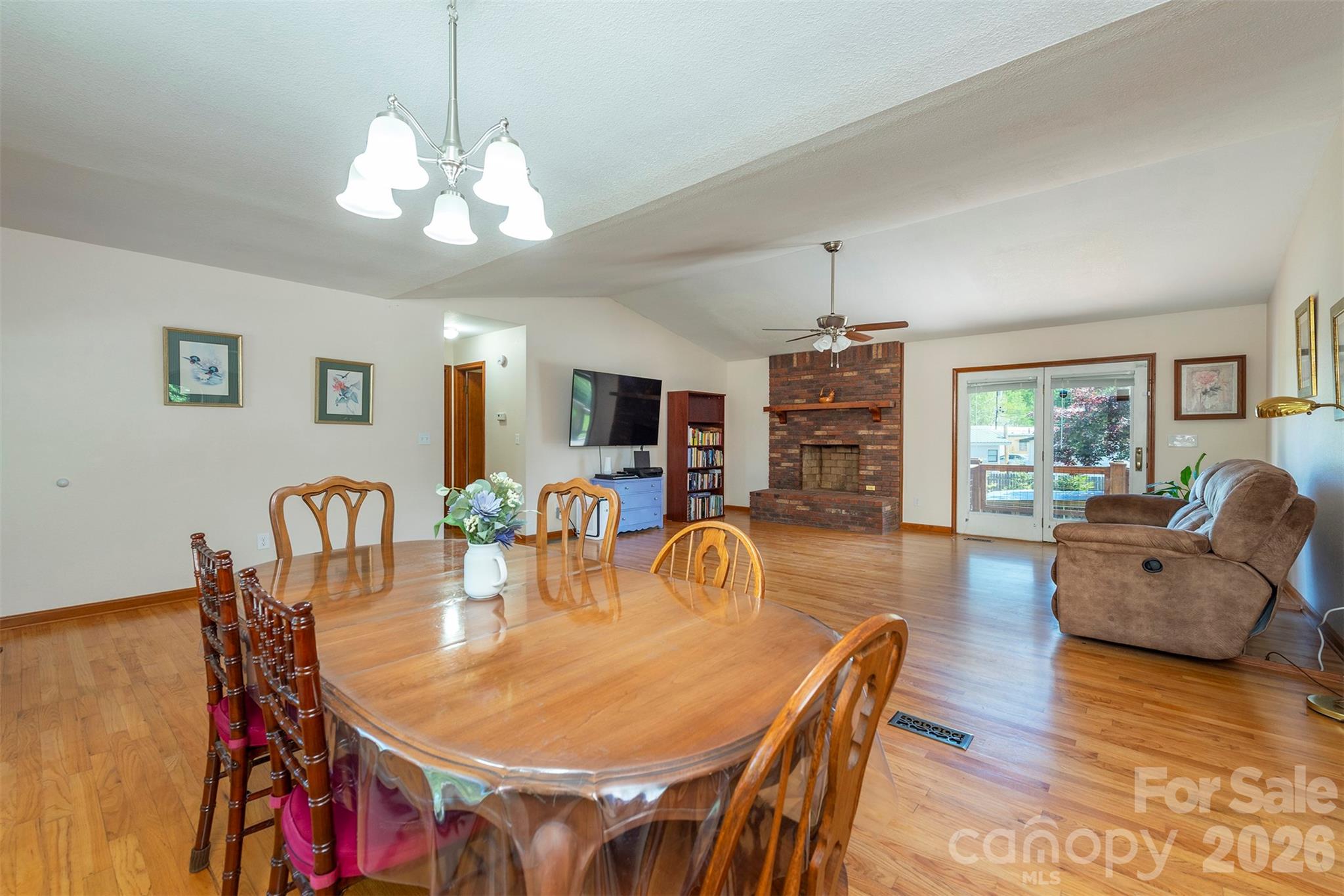 230 Blythewood Drive — Hendersonville