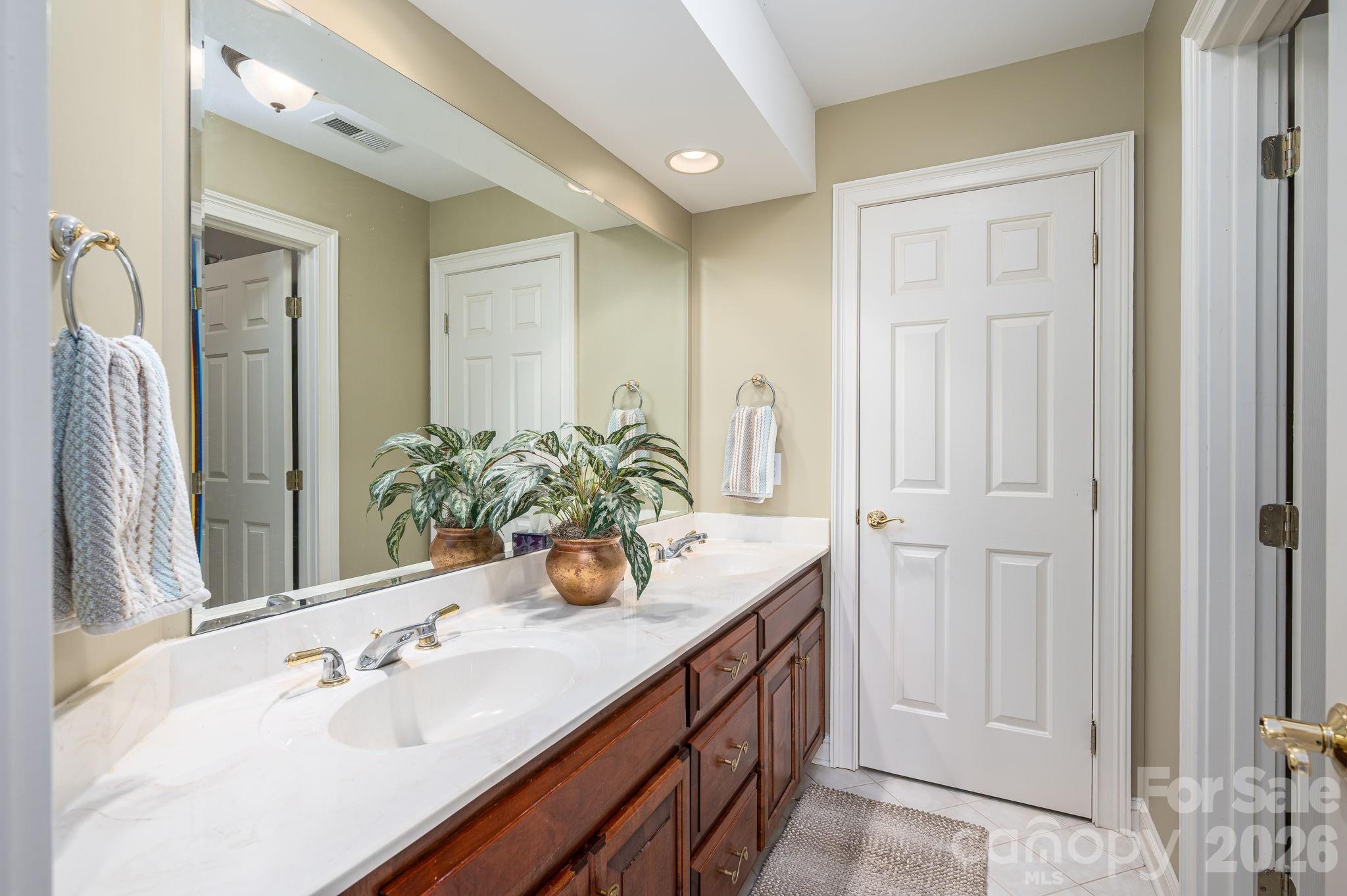 110 Elizabeth Court — Mount Holly