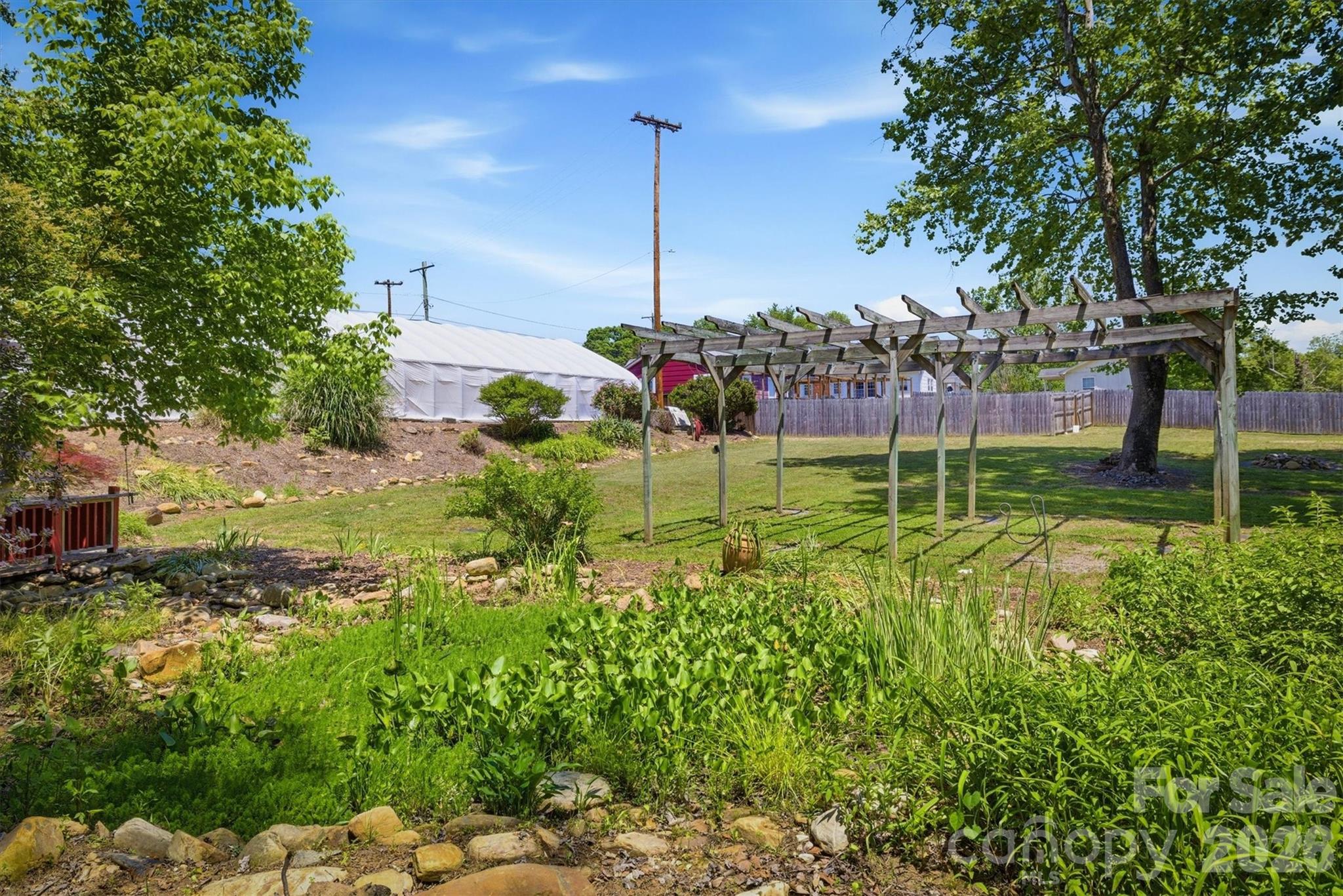 905 Carbon City Road — Morganton