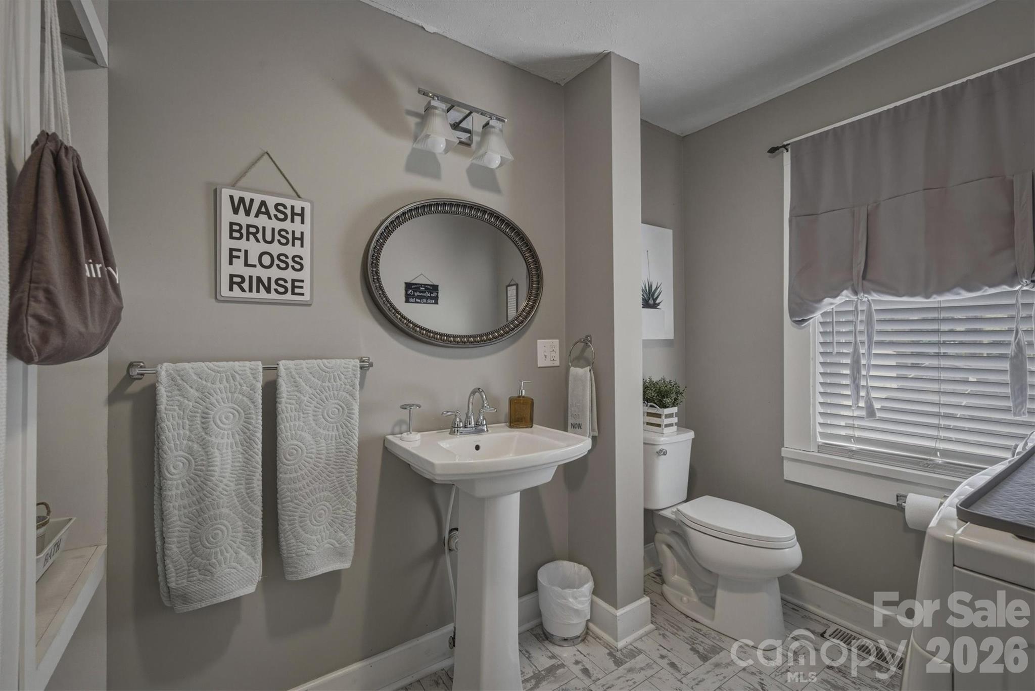 905 Carbon City Road — Morganton