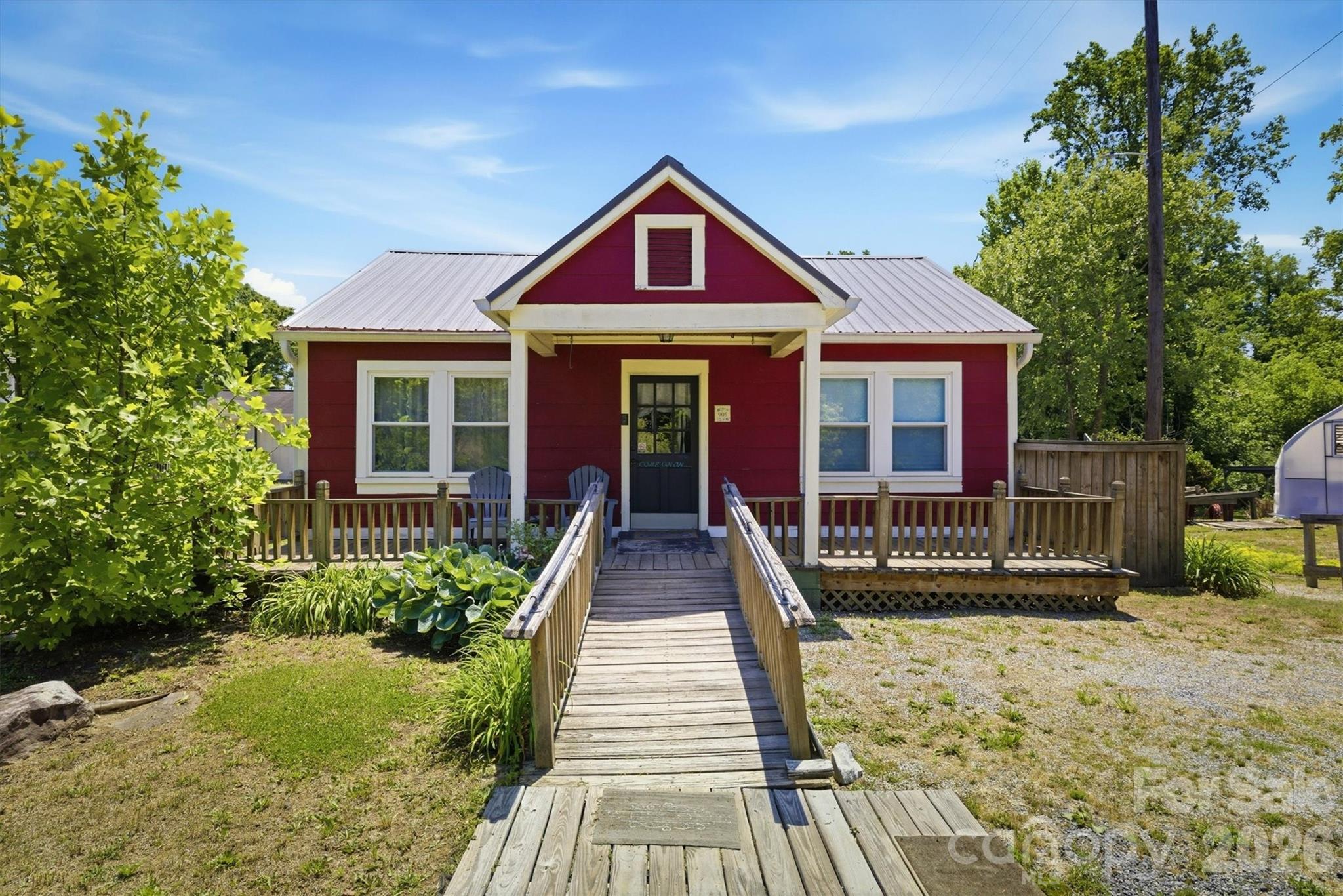 905 Carbon City Road — Morganton