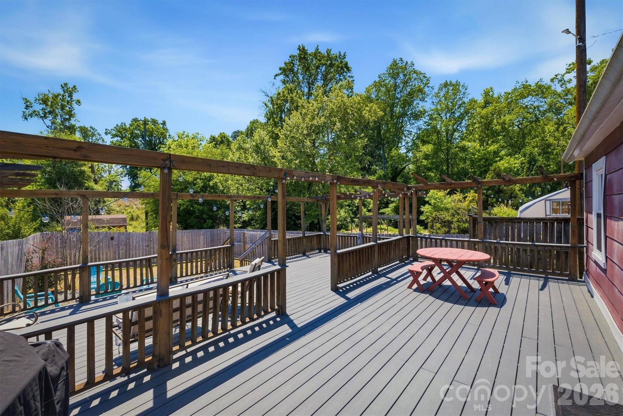 905 Carbon City Road — Morganton