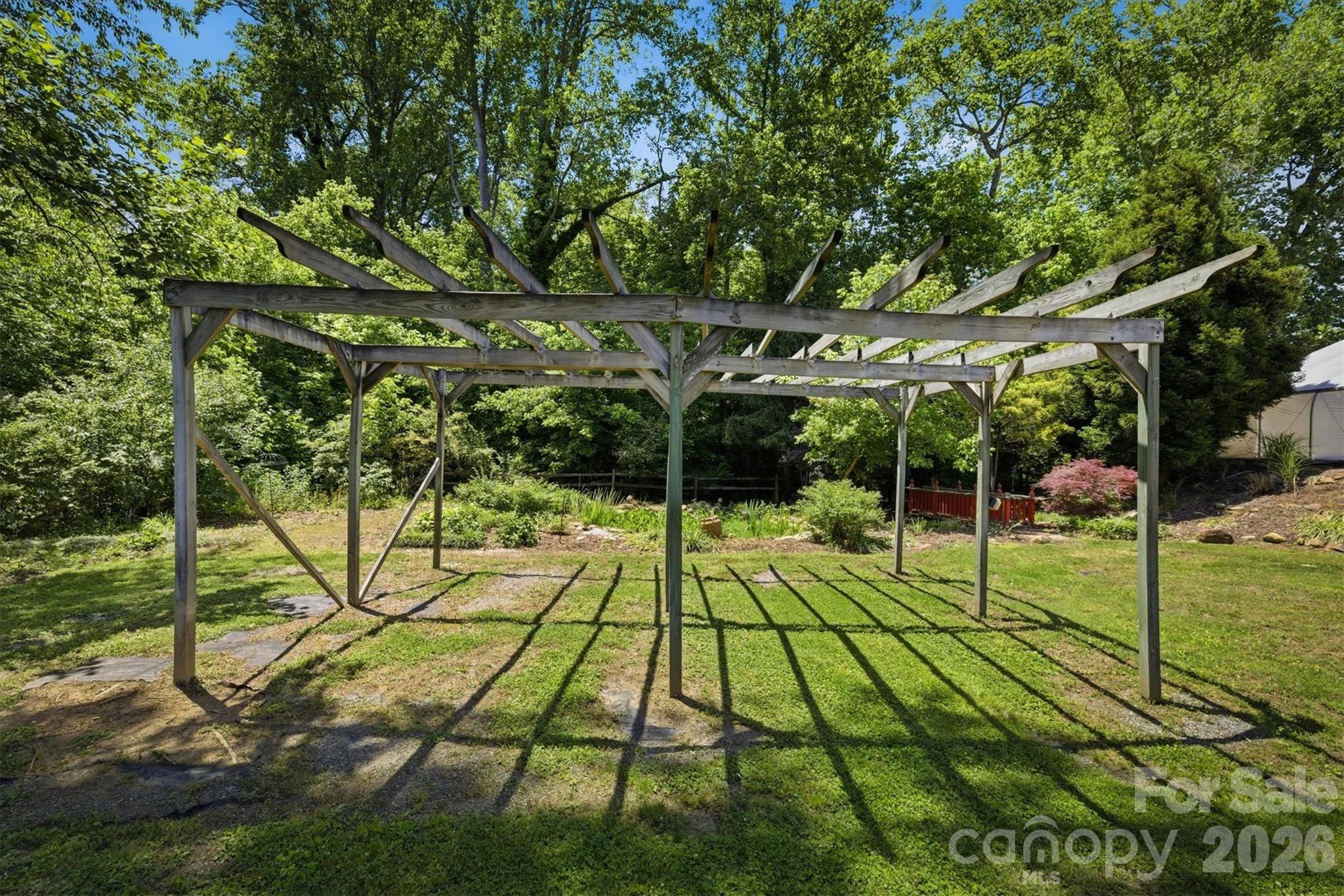 905 Carbon City Road — Morganton
