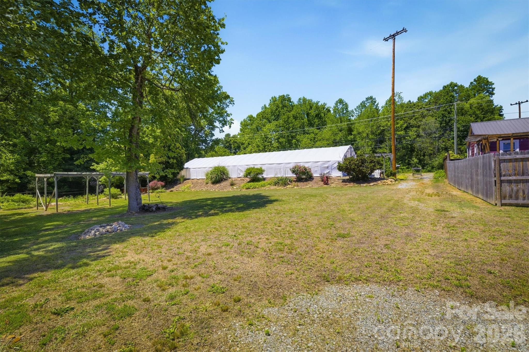 905 Carbon City Road — Morganton