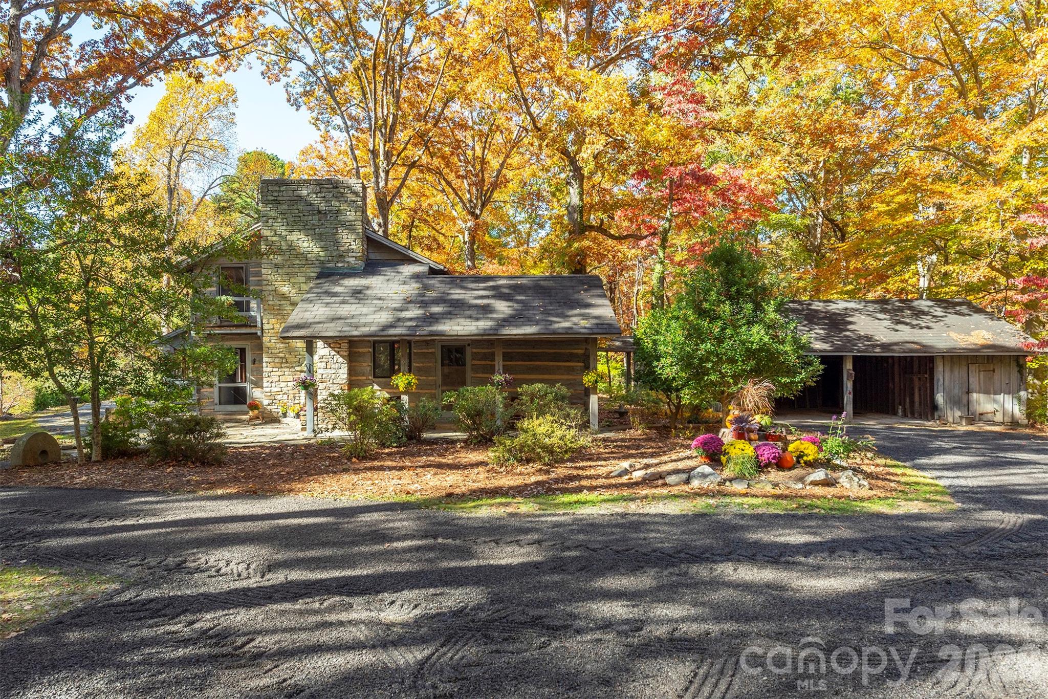 102 Weaver Mill Road — Columbus