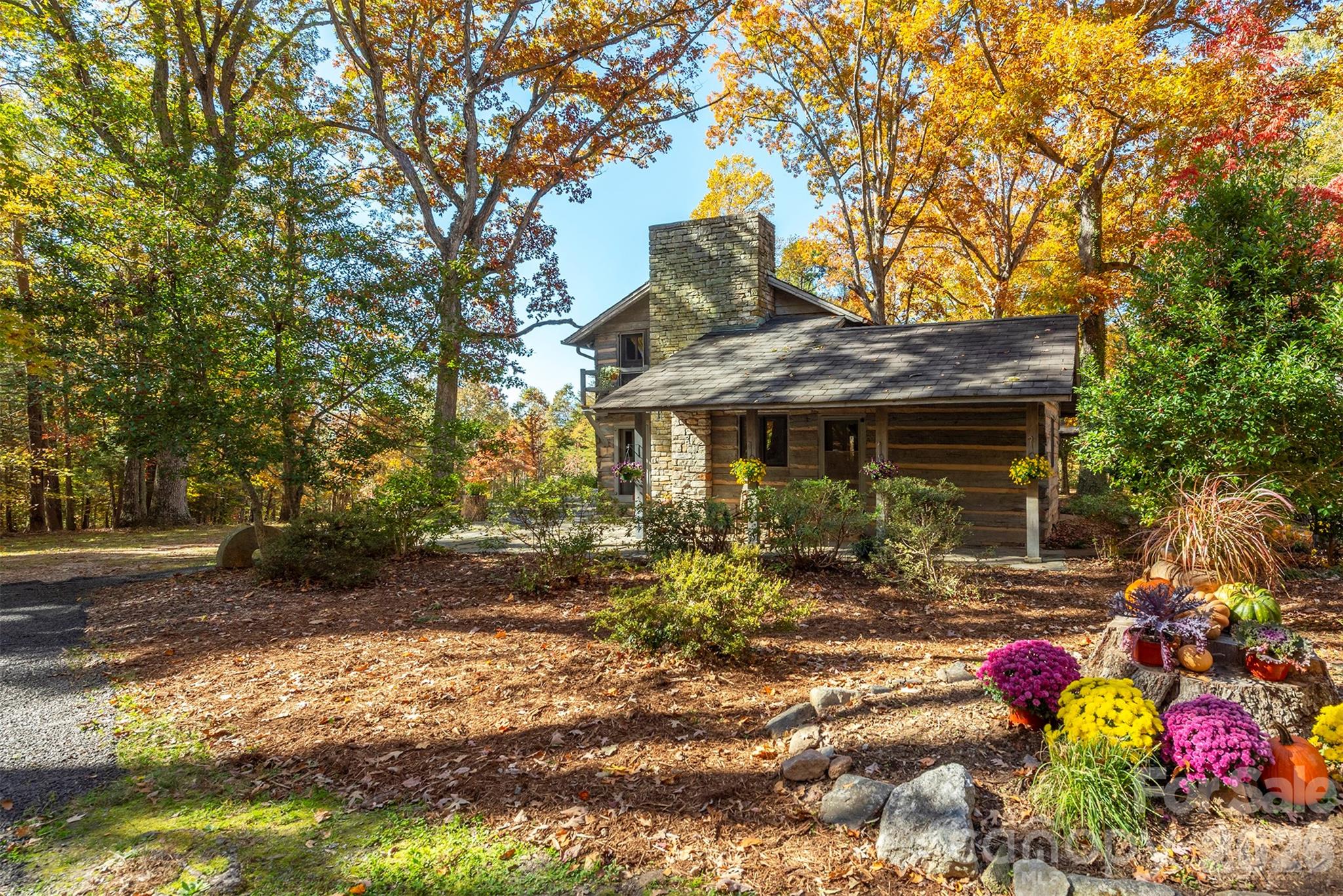 102 Weaver Mill Road — Columbus