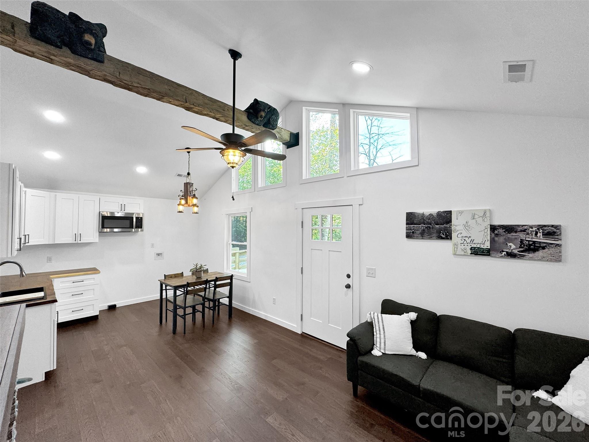 535 Hemlock Loop — Maggie Valley