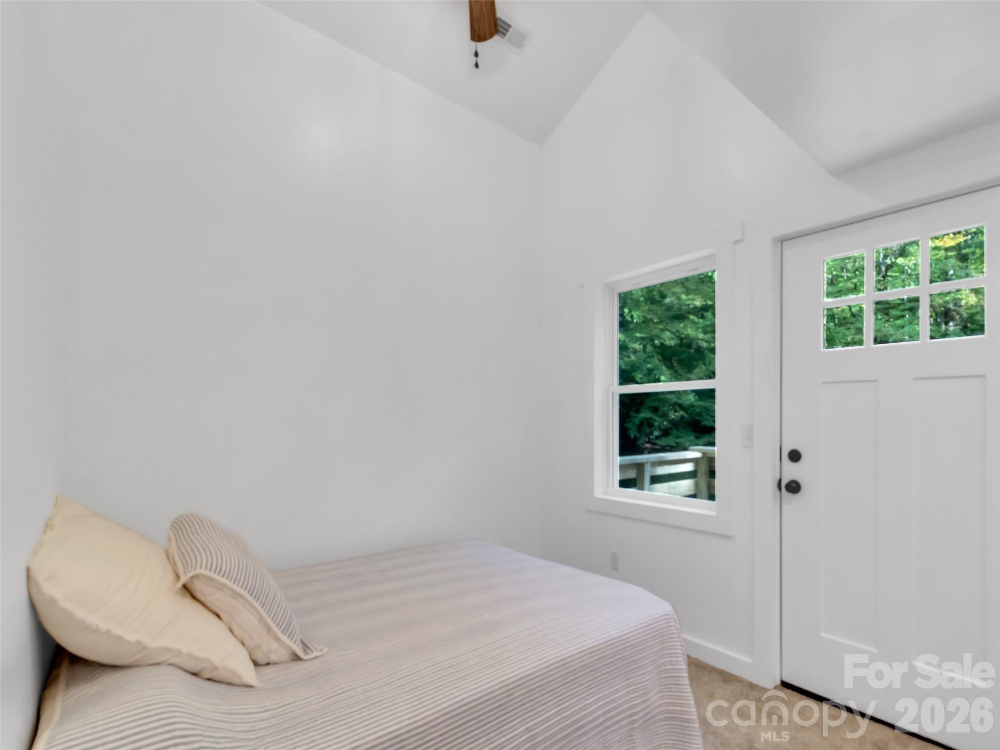535 Hemlock Loop — Maggie Valley