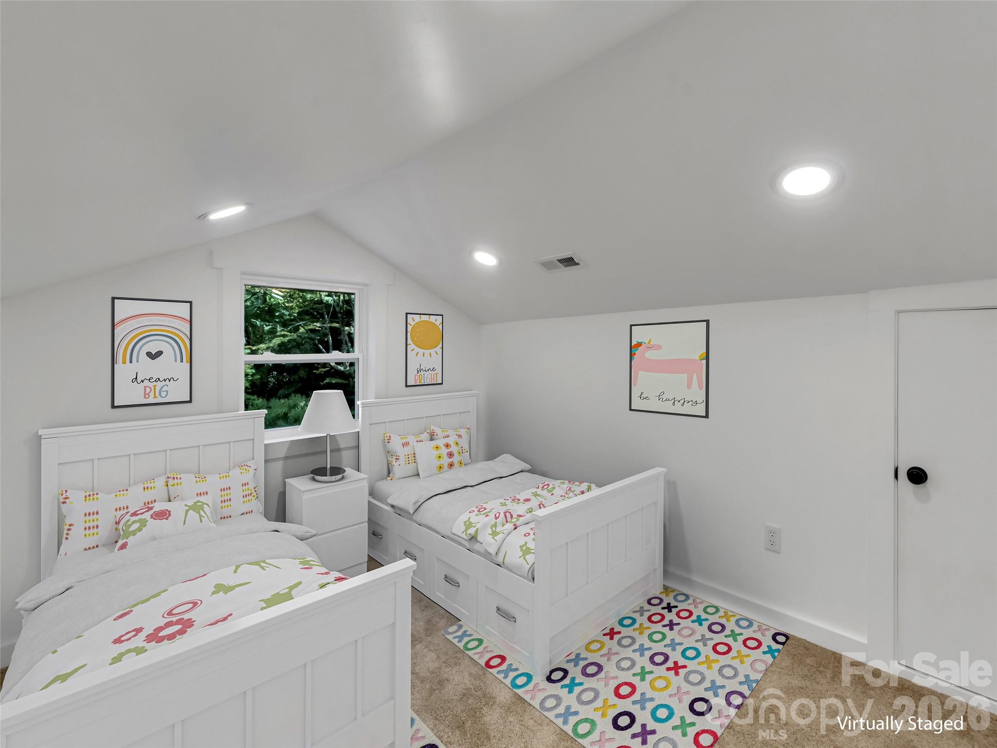 535 Hemlock Loop — Maggie Valley